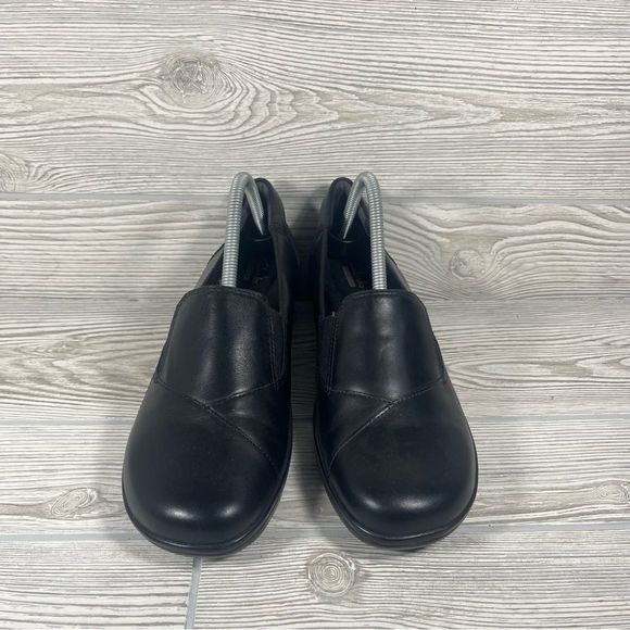 Clarks Collections Black Leather Low Heel Wedge Slip On Shoe - Women’s 10 - Picture 2 of 9
